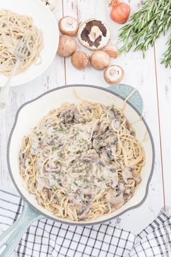 Pasta cremosa con champiñones