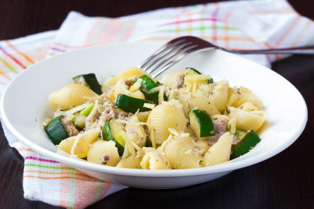 Ensalada de pasta con calabacín