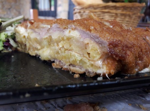 Dentro de un cachopo