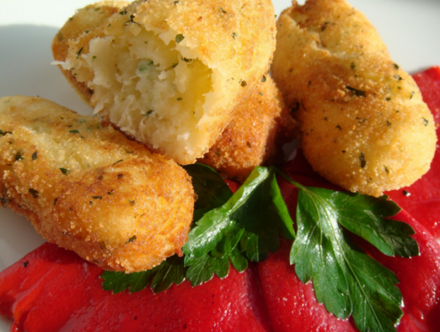 23.- croquetas de bacalao