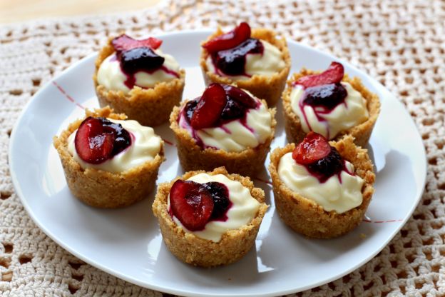 Mini cheesecakes de frutos rojos