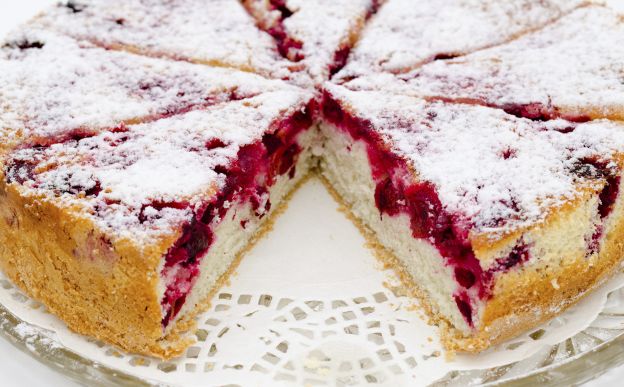 Tarta de cerezas con toque de limón