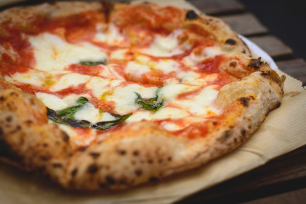 Pizza margherita