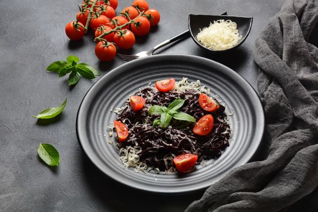 Linguine a la tinta de sepia