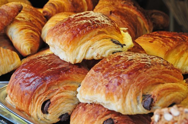 PAIN AU CHOCOLAT