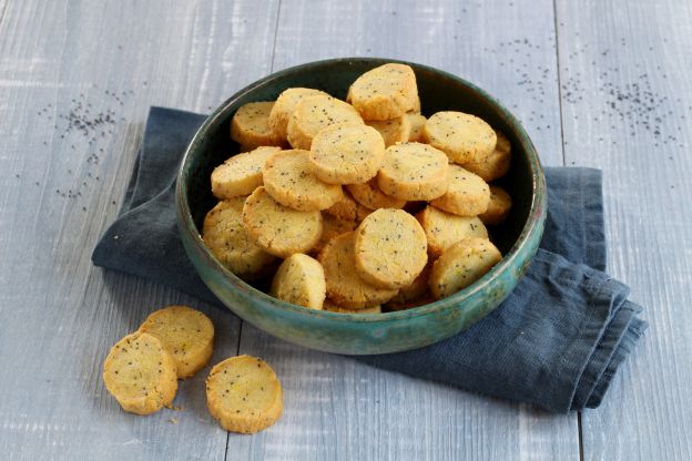 Galletas saladas de queso y mostaza