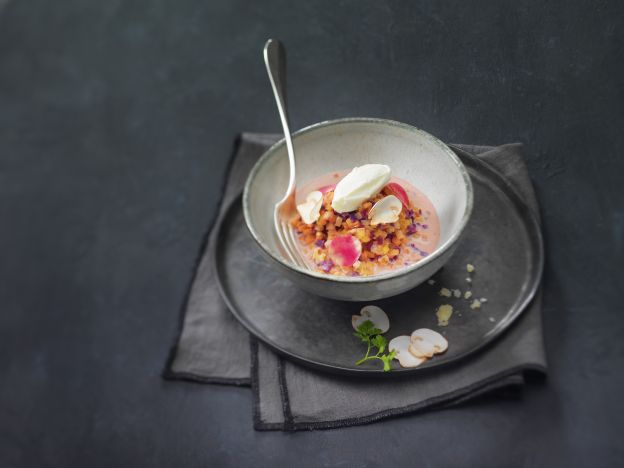 Risotto de verduras con queso crema y nueces