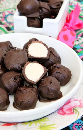 Trufas de chocolate con masa de bizcocho de vainilla