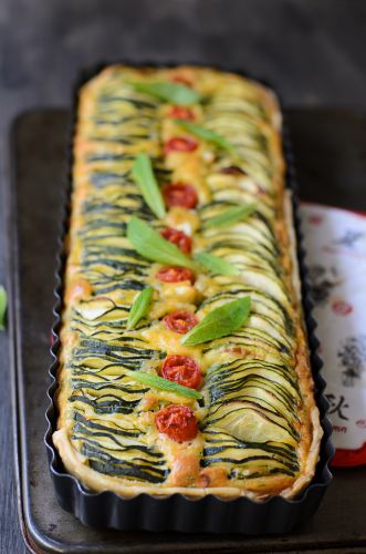 Pastel de calabacín, queso Feta y cebollín