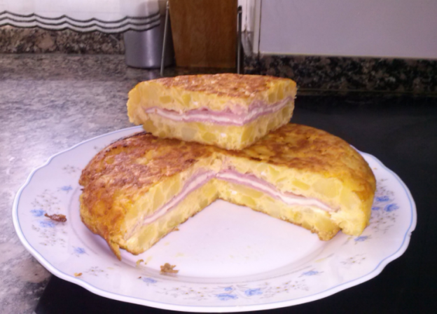 22. rellena de jamón y queso