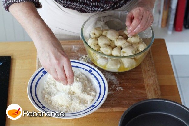 Pasar por manteca y parmesano