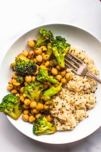 Garbanzos al horno con brócoli