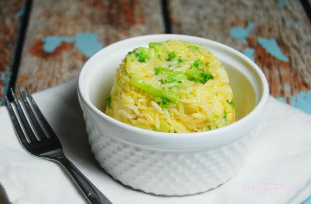 Arroz gratinado con queso y brócoli