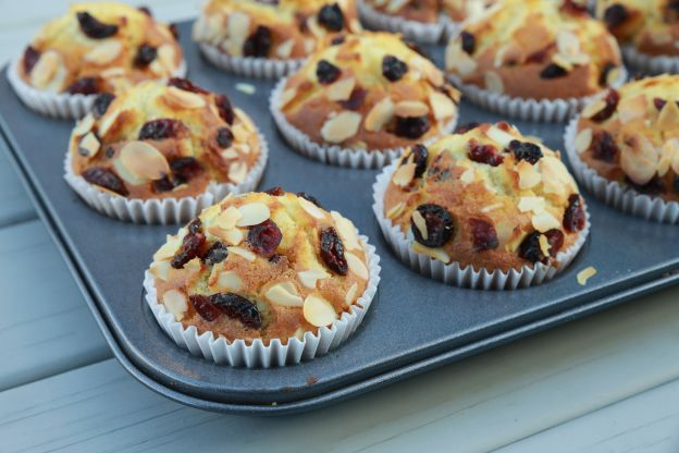 Muffins de pasas y almendras