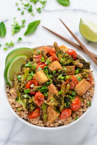 Guiso de tofu con salsa de lima y miel