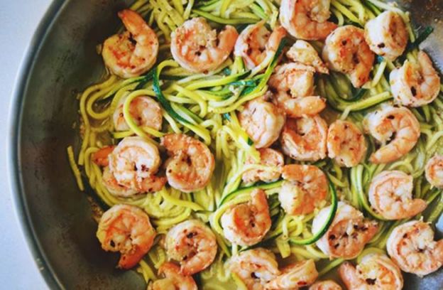 Zoodles con mariscos