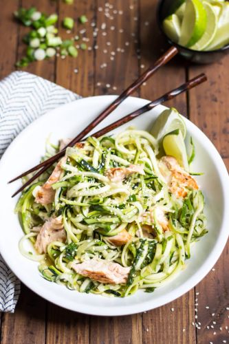 Pasta de zucchini con salmón