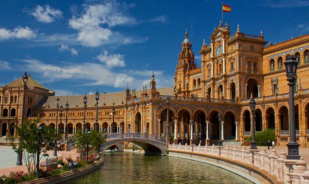 2. PLAZA DE ESPAÑA DE SEVILLA (ESPAÑA)