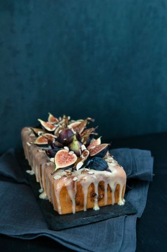 Pastel de leche condensada y crema de almendras