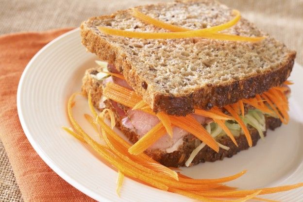 9. Sándwich de carne y zanahorias