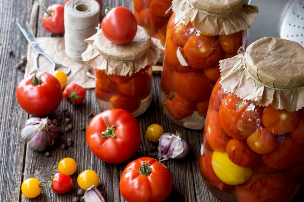 Tomates en salmuera