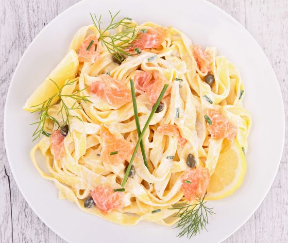 Tagliatelle de salmón al limón