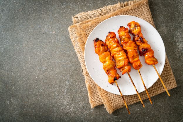 Brochetas de pollo agridulce