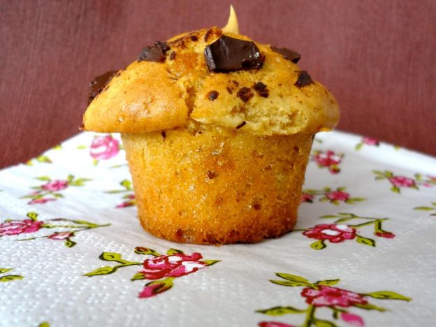 Muffins de maní con pepitas de chocolate