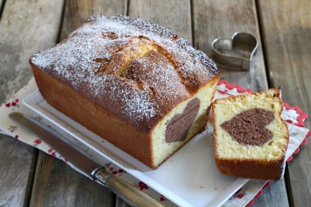 Bizcocho de vainilla con corazón de chocolate