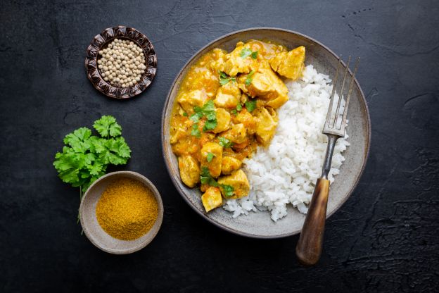 Pollo en salsa de azafrán