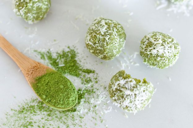 Bolitas energéticas de matcha