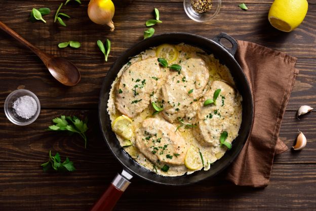 Piccata cremosa de pollo con limón