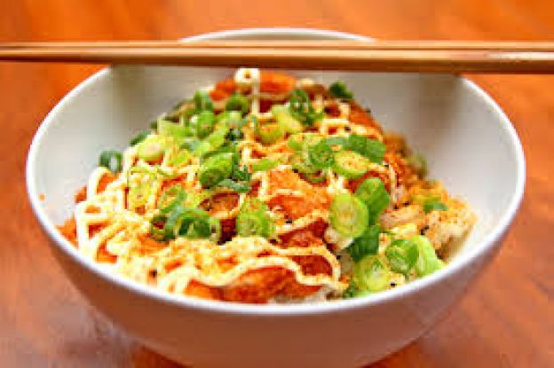 ensalada oriental con ramen tostado