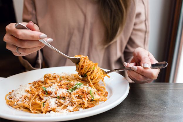 Pasta con crema de zanahoria y cúrcuma