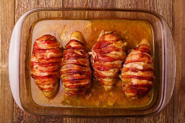 Pollo envuelto en pancetta