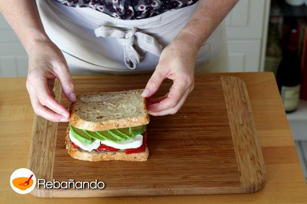 7. Colocamos la otra rebanada de pan