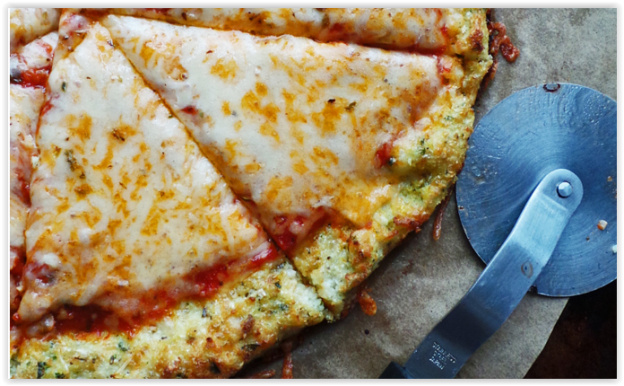 67. Pizza de coliflor y pesto