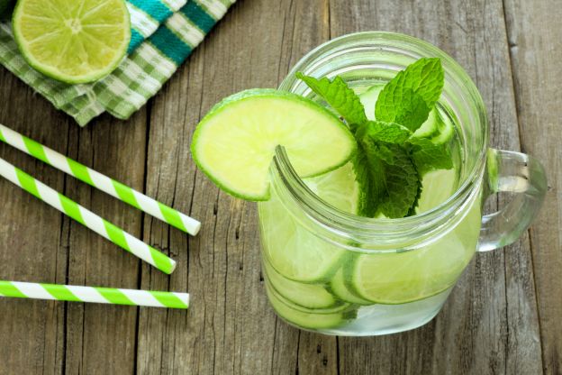 Lleva a la oficina bebidas bajas calorías hechas en casa