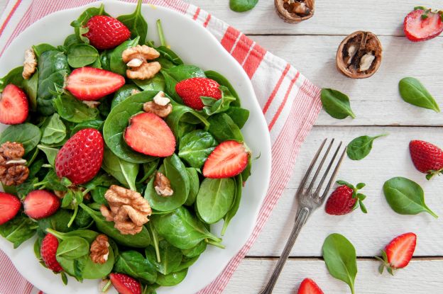 Ensalada de fresas y espinacas