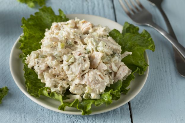 Ensaladilla: cambia la mayonesa por yogur griego