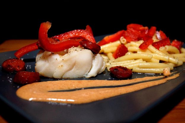 Filete de bacalao con salsa de pimentón