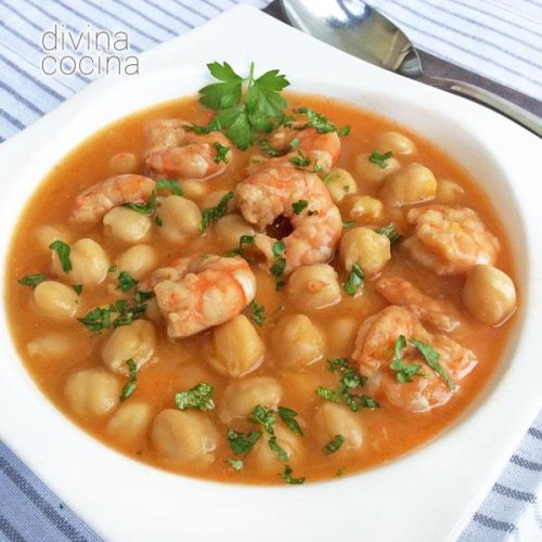 Garbanzos con salteado de gambas