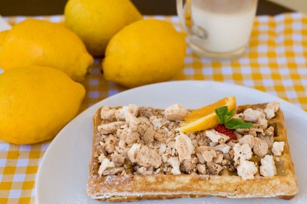 Merengue, frutos secos y crema de limón