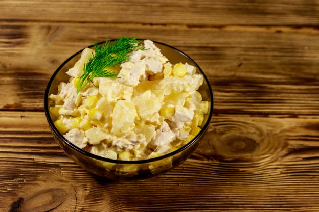 Ensaladilla rápida con pollo