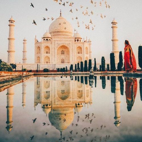 6. TAJ MAHAL, AGRA (INDIA)