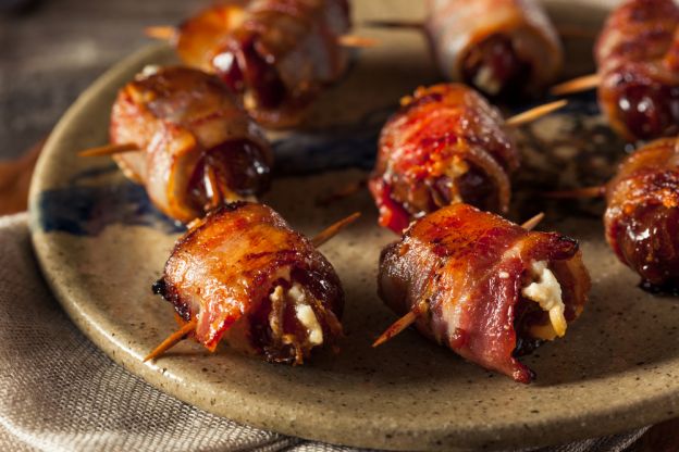 Rollitos de ciruela pasa con bacon