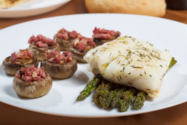 Champiñones rellenos de jamón