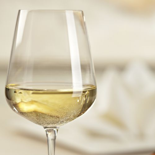 14. Spritzer de vino blanco en vez de champaña