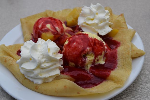 Helado de vainilla / crema chantilly