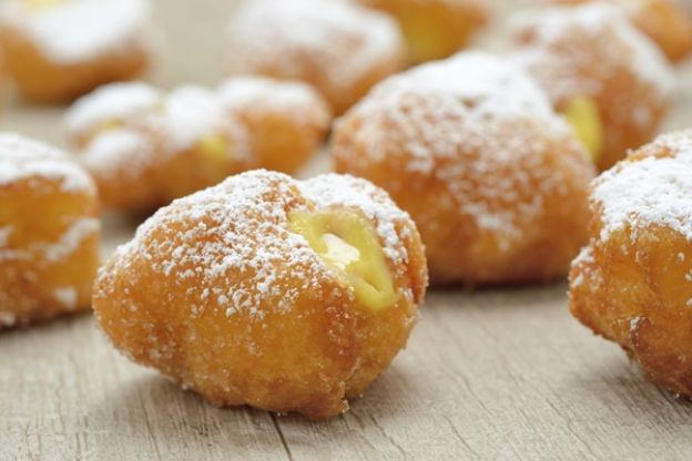 28. Buñelos de crema